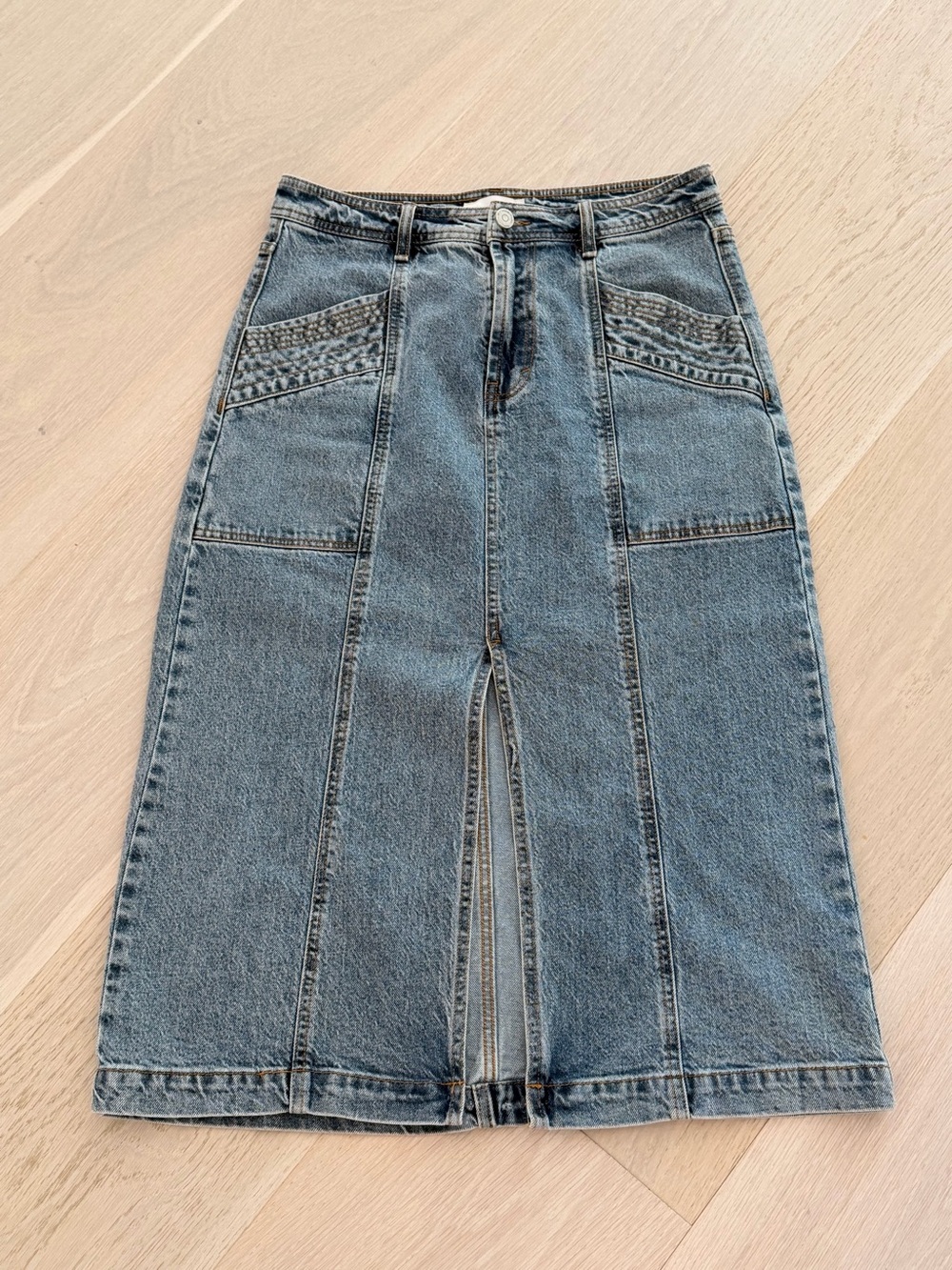 Habitual women’s Denim skirt sz 6/28 Jean